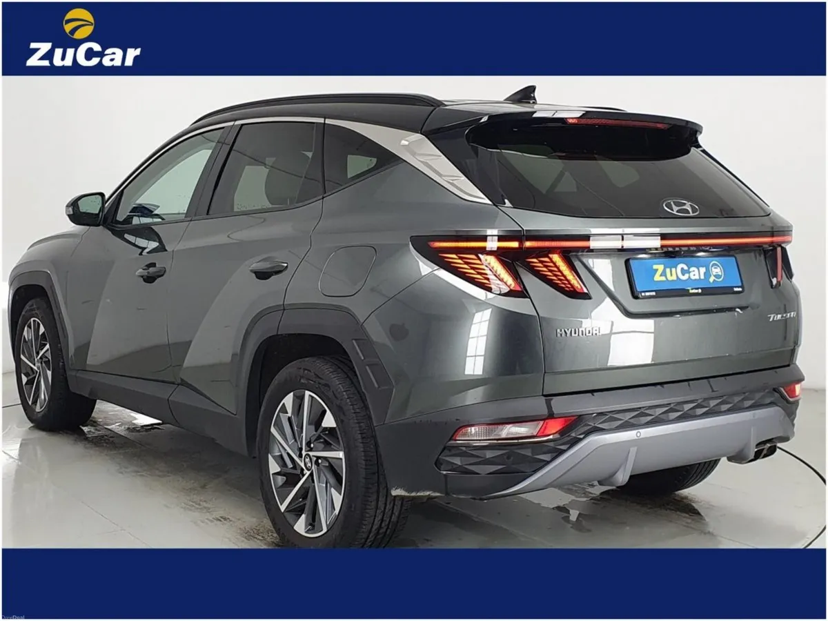 Hyundai Tucson 2WD Executive Plus w 2 Tone Roof - Image 4