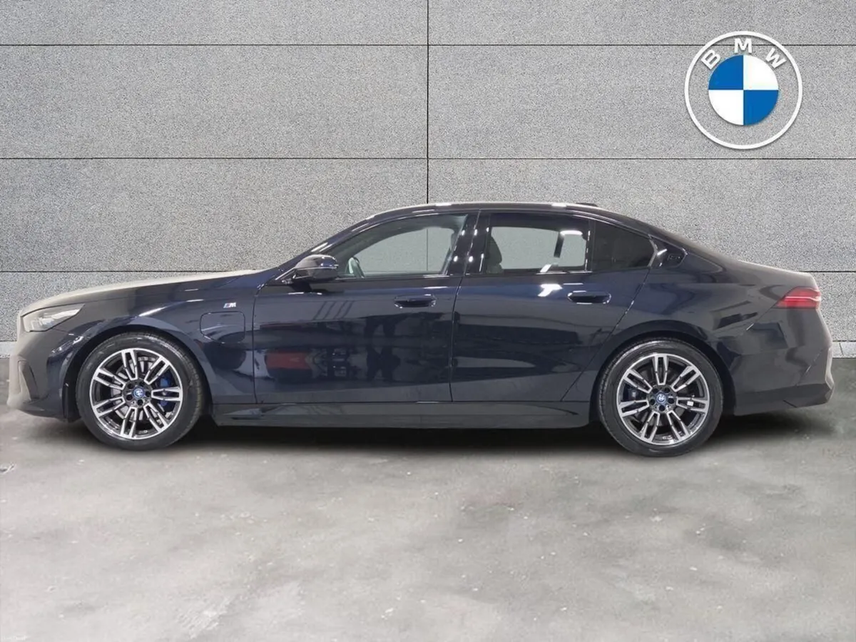 BMW 5-Series 530e M Sport Saloon - Image 3