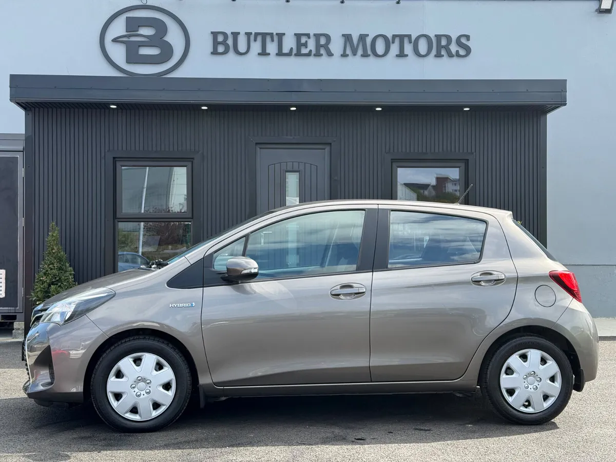 2017 Toyota Yaris 1.5L Petrol  Hybrid Auto - Image 4