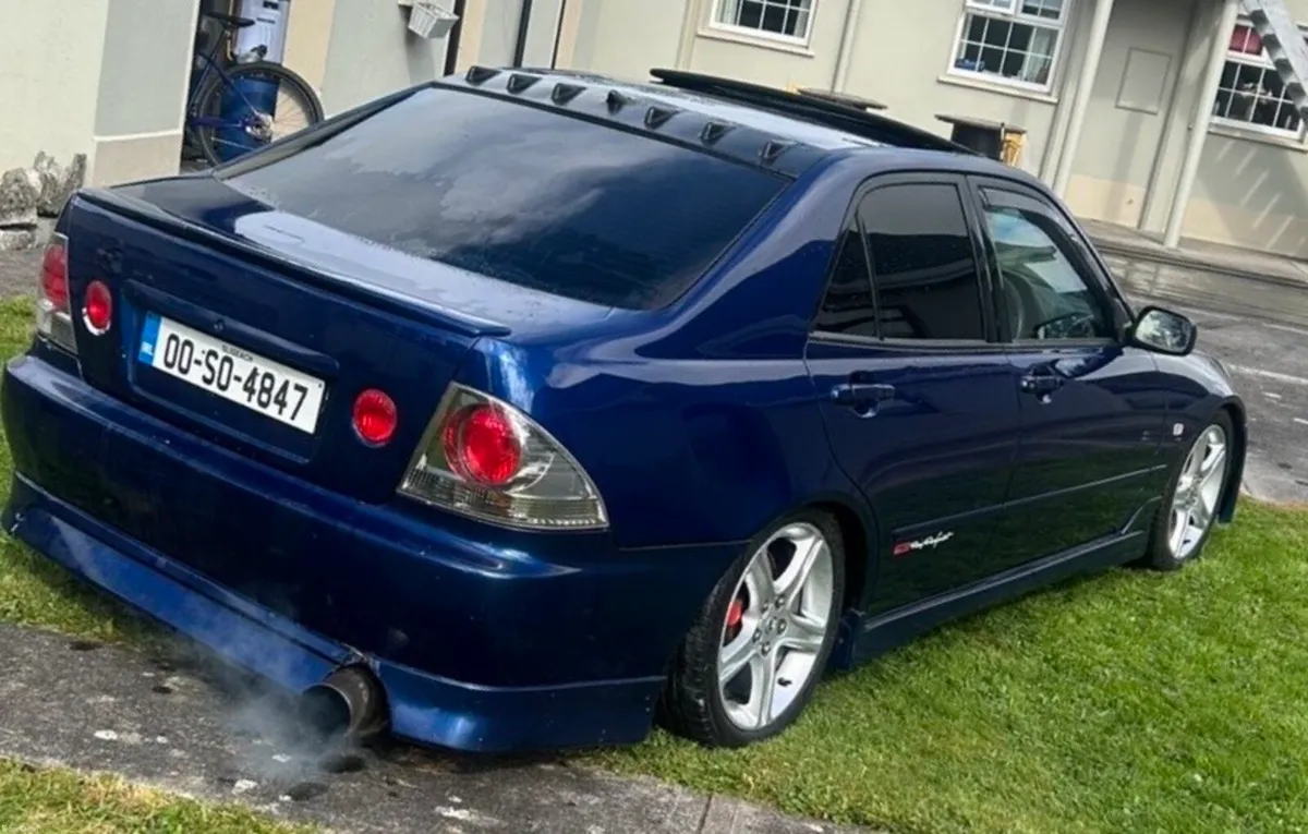 Lexus is200 Irish reg - Image 3