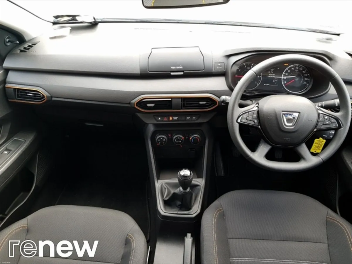 Dacia Sandero Stepway TCe 90 STEPWAY Essential - Image 2