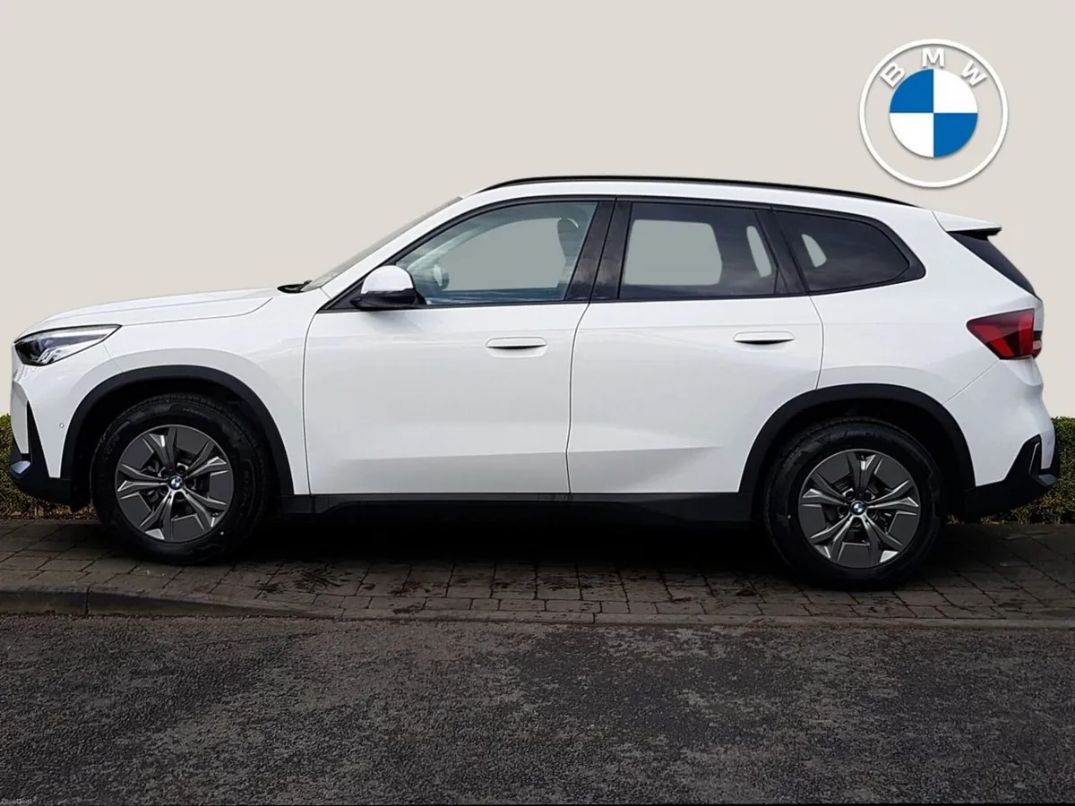 BMW iX1 iX1 eDrive20 Sport - Image 3