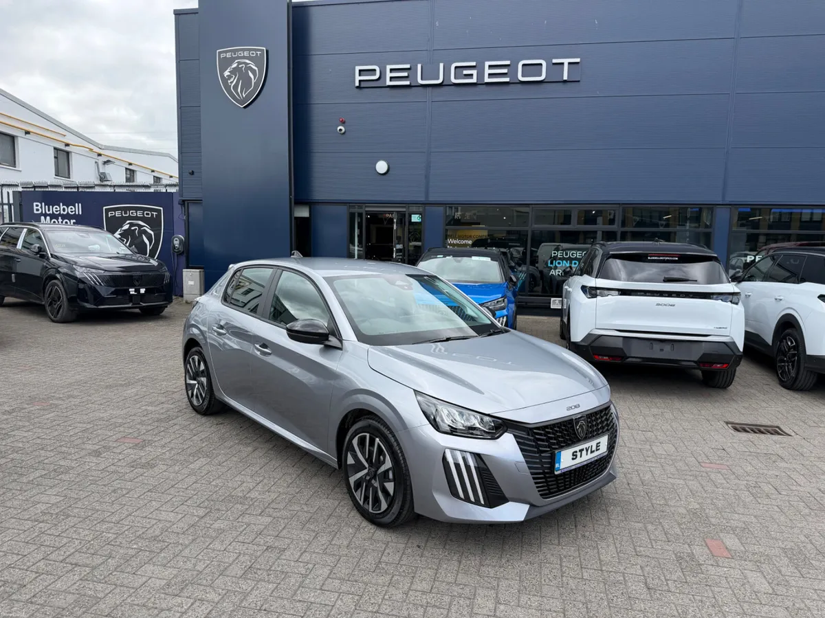 Peugeot 208 Style 1.2 100bhp 6 speed - Image 2
