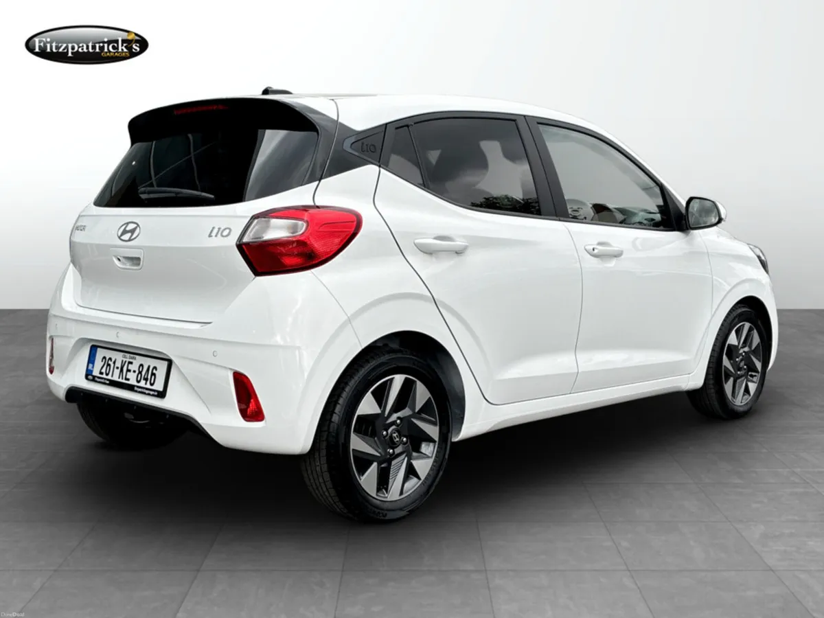 Hyundai i10 Deluxe 1.0 Petrol *Demonstrator Model* - Image 2