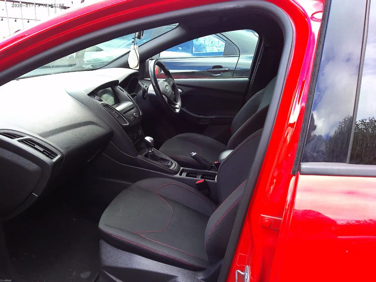 Ford Focus ST-LINE 1.0 ECOBOOST 125PS 6SPEED - Image 3