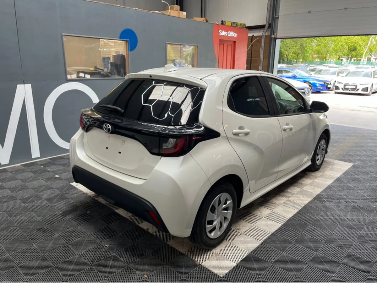 Toyota Yaris 2021 TOYOTA YARIS X 1.0 AUTOMATIC / R - Image 2