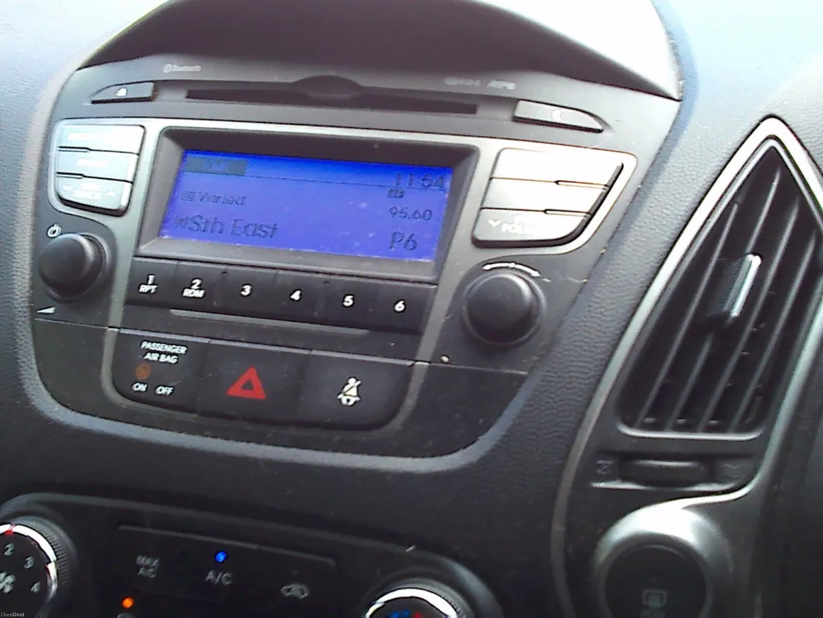 Hyundai ix35 1.7 COMFORT COMMERCIAL 4DR - Image 3