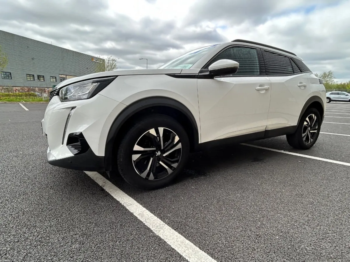 Peugeot 2008 ALLURE 1.5 BLUE HDI 100 6 6.2 4DR - Image 4