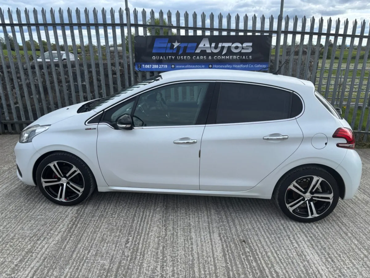 Peugeot 208 GT Line 1.2 Automatic - Image 3