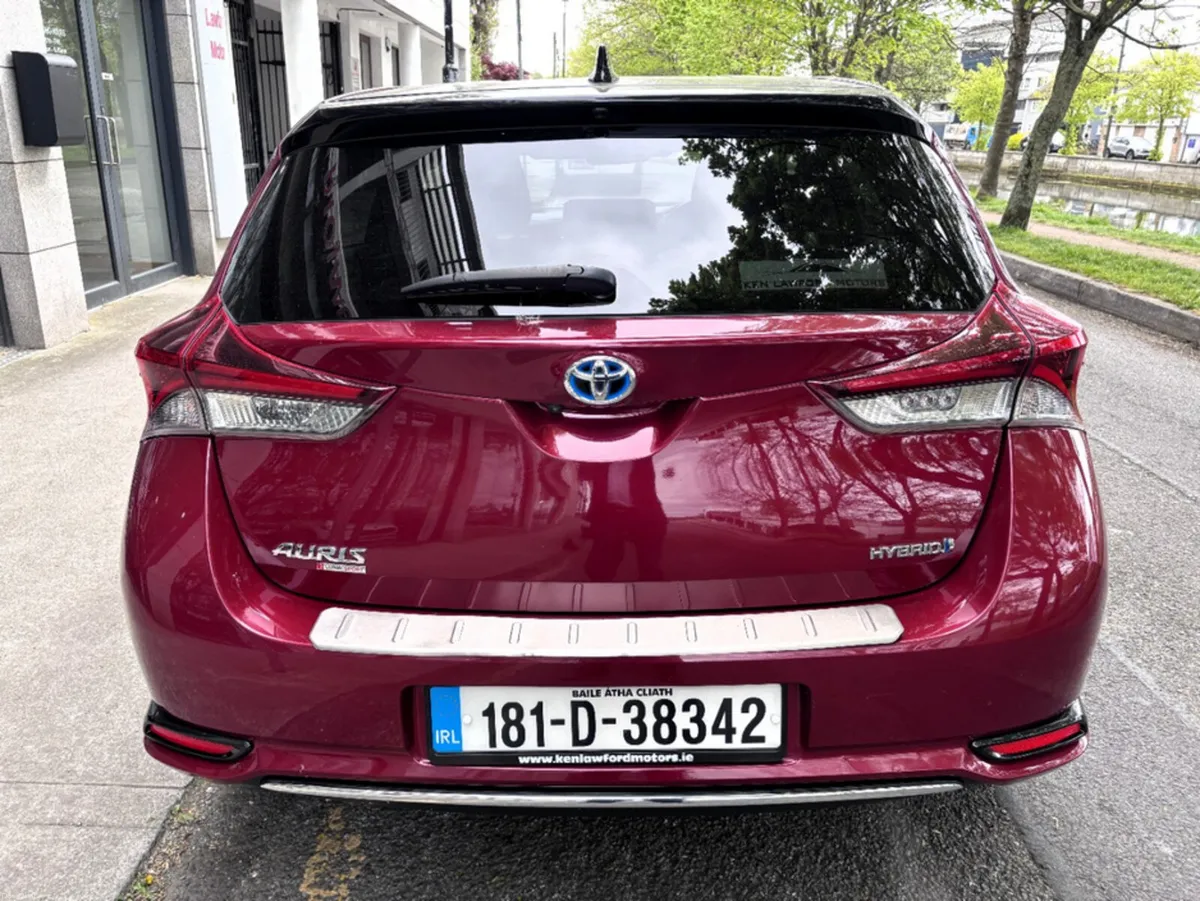 Toyota Auris HYBRID LUNA SPORT AUTO 5DR - Image 4