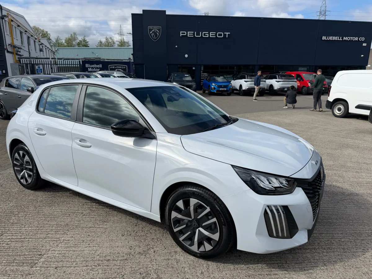 Peugeot 208 Style 1.2 100bhp 6 speed - Image 2