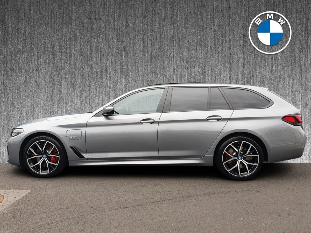 BMW 5-Series 530e M Sport Touring - Image 4