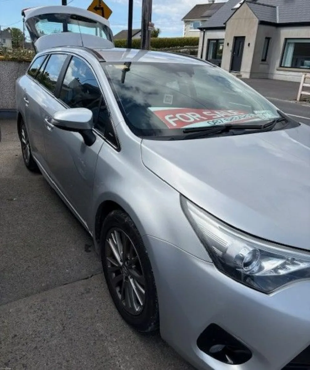 Toyota Avensis Estate 2017 - Image 2