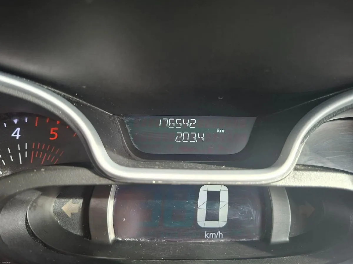 Renault Trafic Crew Cab Sport Original 2020 - Image 5