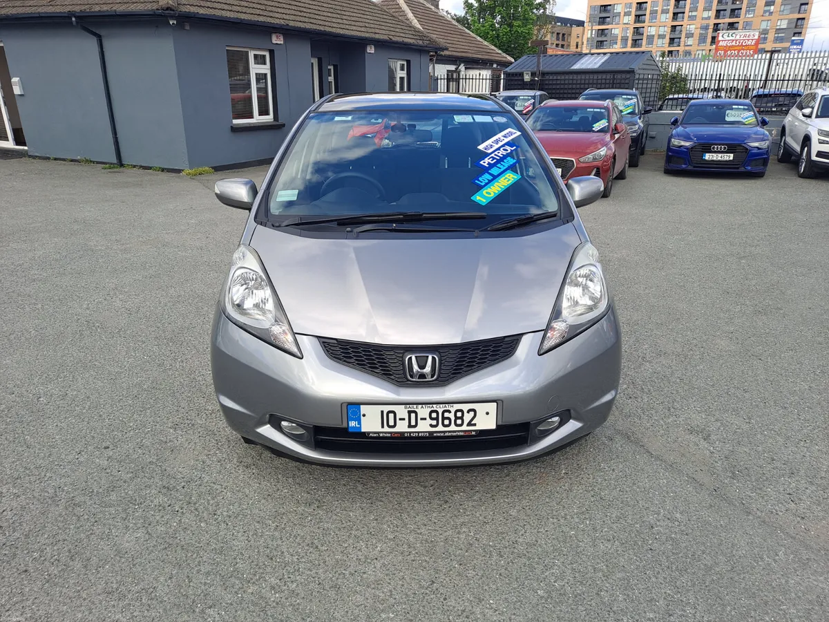 Honda Jazz 2010 LOW KMS 1 OWNER  1.4 I VTEC EX 5DR - Image 3