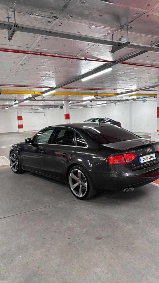 Audi A4 - Image 2