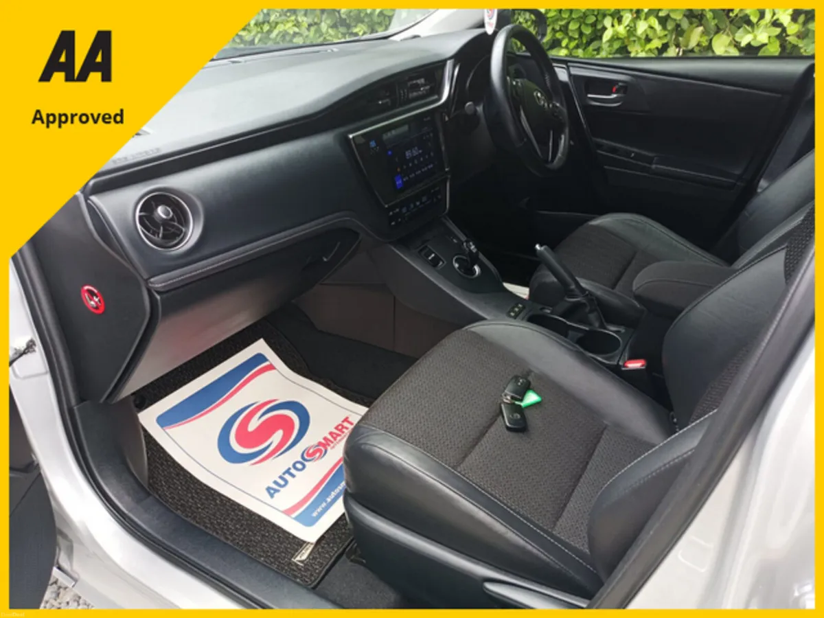 Toyota Auris Hybrid with only 9,171kms, 2017 - Image 3