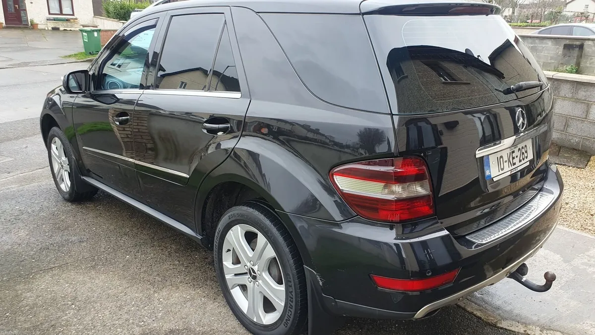 Mercedes-Benz M-Class 2010 - Image 5