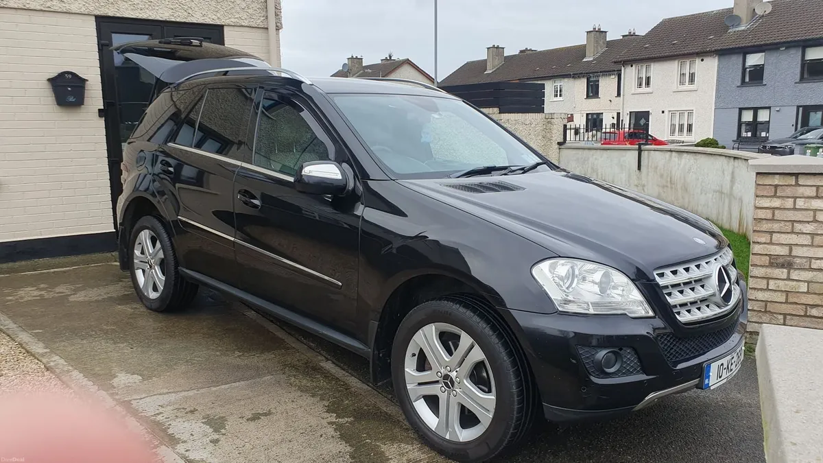 Mercedes-Benz M-Class 2010 - Image 6