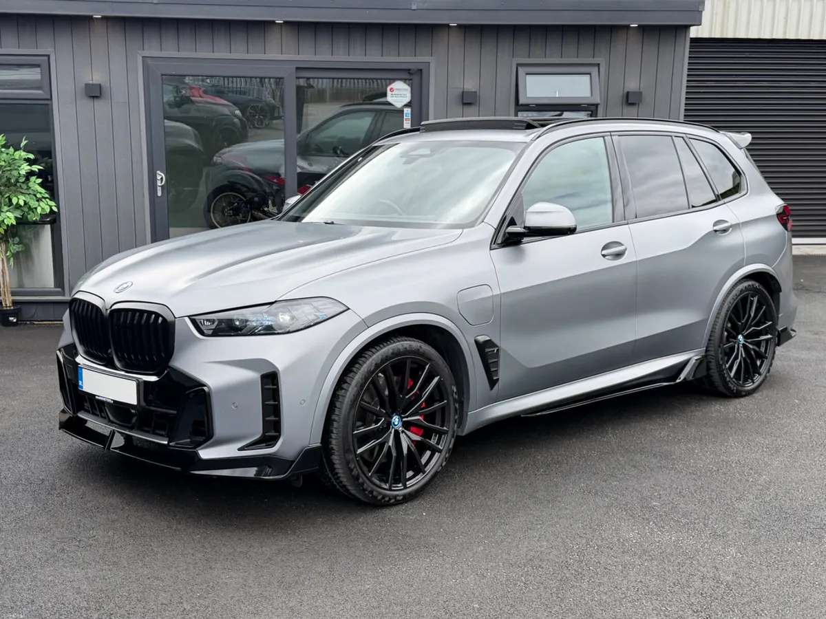 2023/232 BMW X5 50E MSPORT *FROZEN GREY* - Image 2