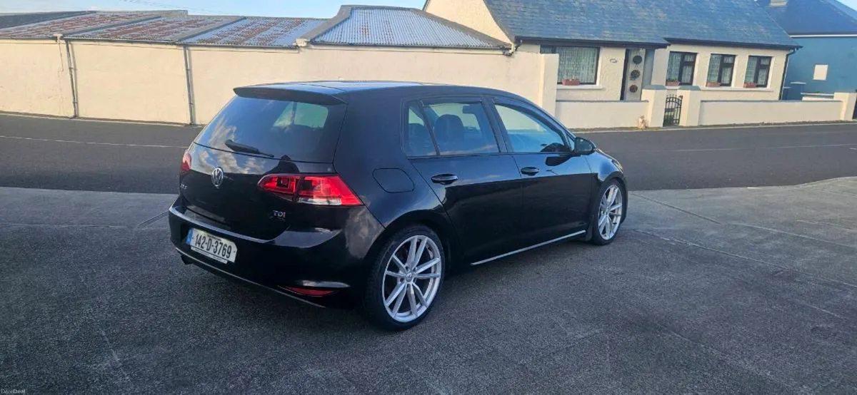 2014 Volkswagen Golf Highline - Image 2