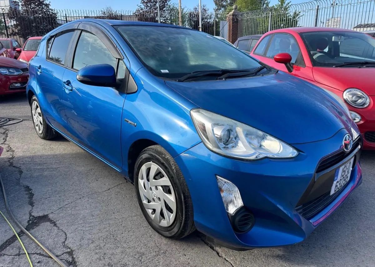 Toyota Aqua 2015 Automatic/Push Start/ immobilizer - Image 2
