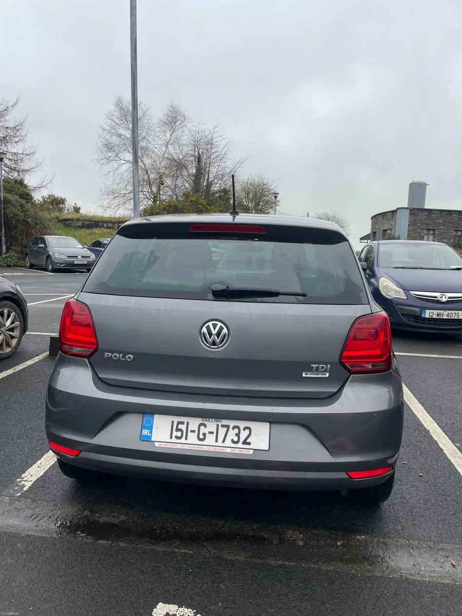 Volkswagen Polo 2015 - Image 2
