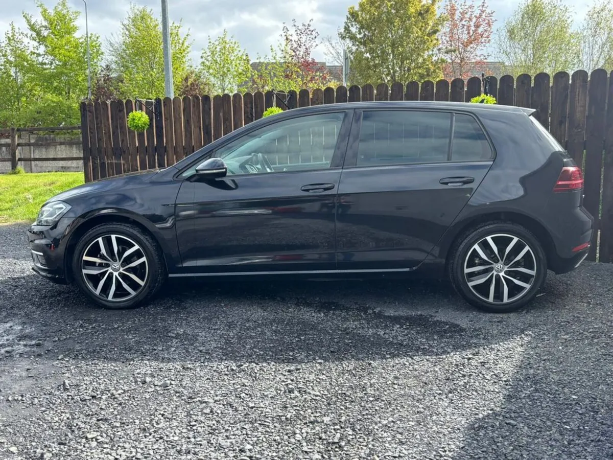 Volkswagen Golf HIGHLINE - ONLY 13K KMS! - Image 4