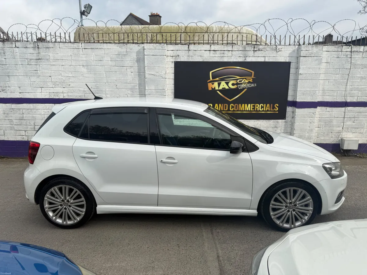 Volkswagen Polo 2015 - Image 4
