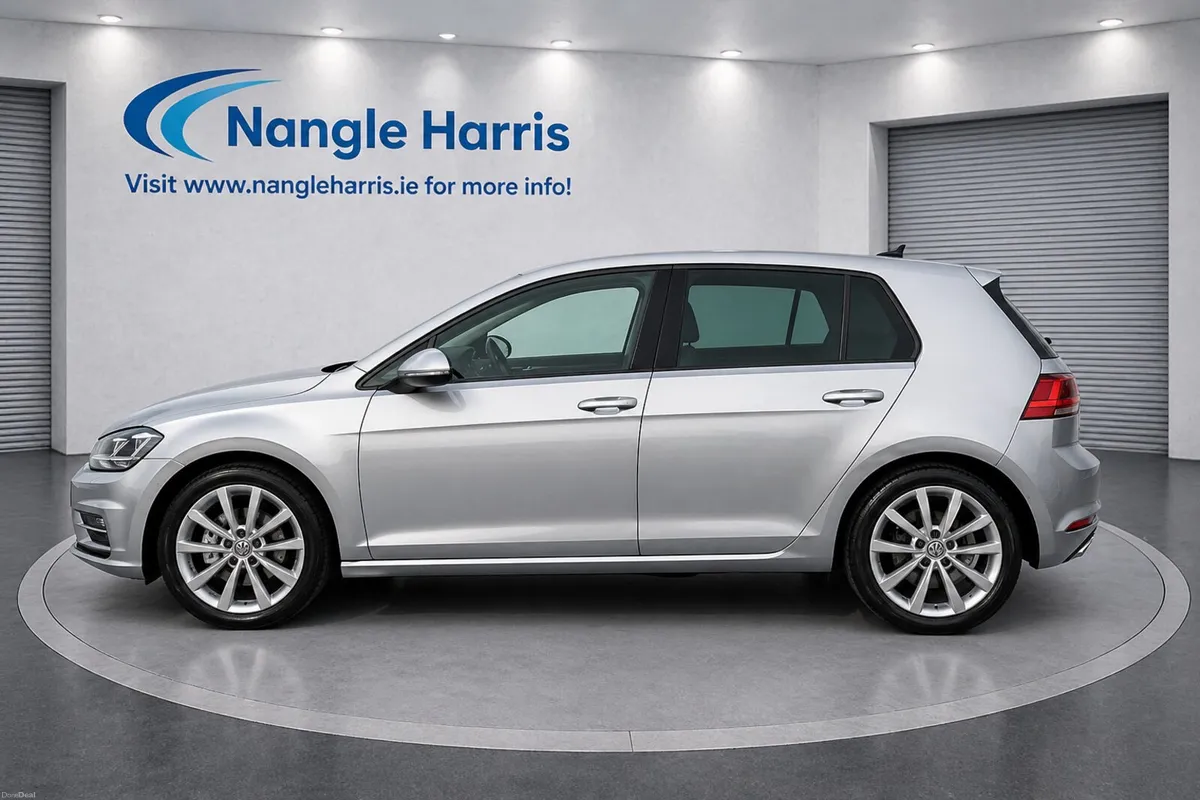 Volkswagen Golf FULL LEATHER. SAT NAV. - Image 2