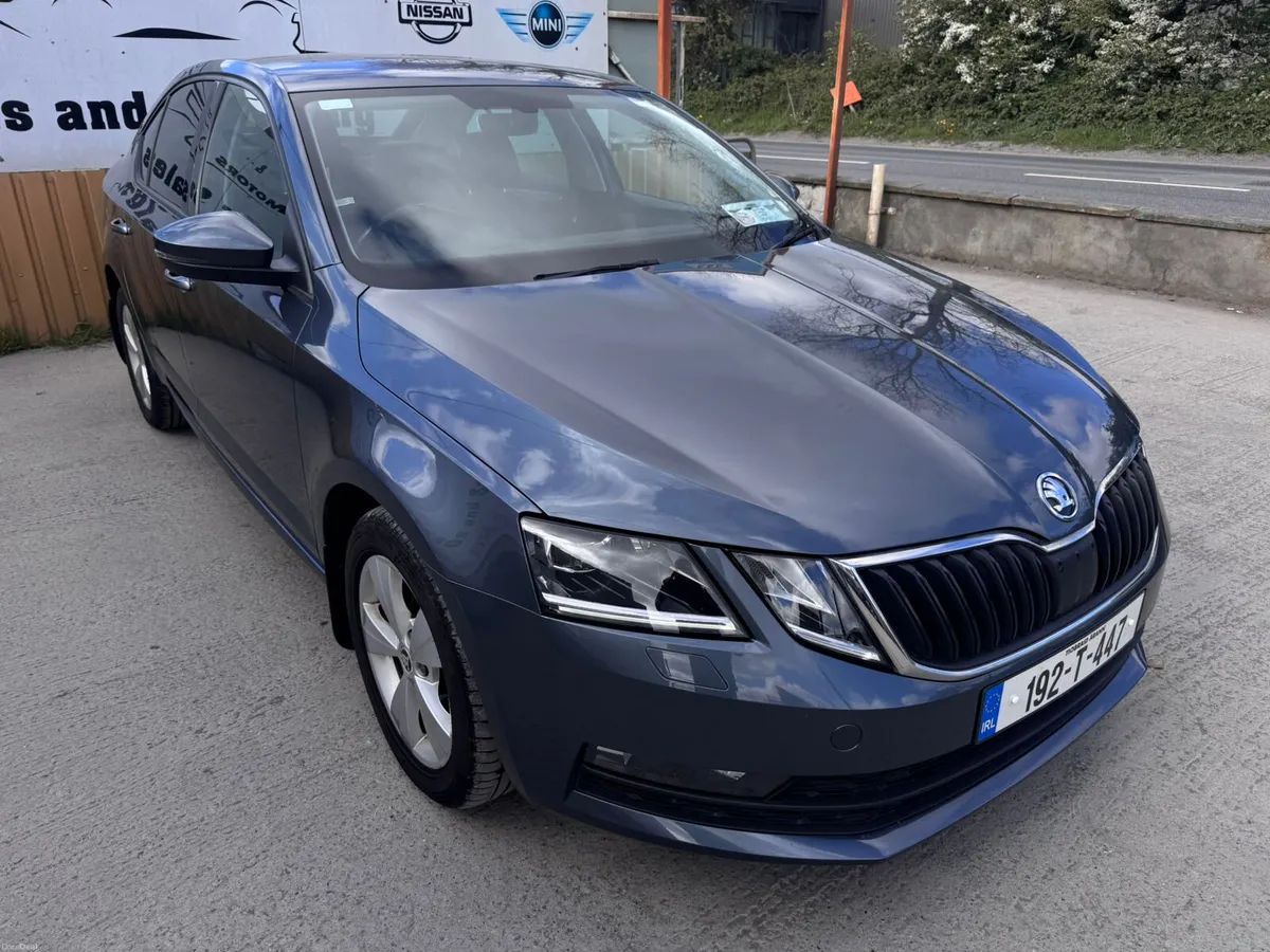 192 Skoda Octavia 1.6TDI Soleil Warranty - Image 2
