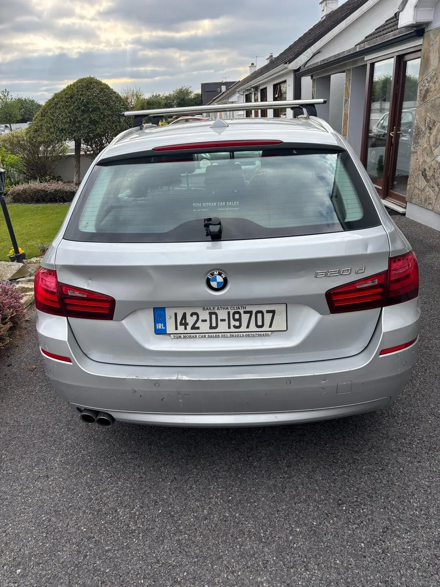 BMW 520 Hatchback - Image 2