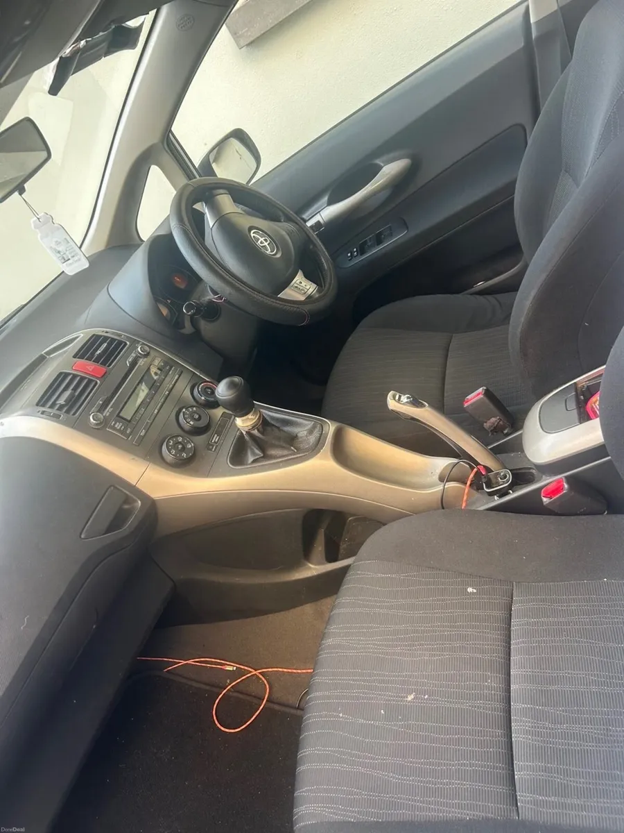 Toyota Auris 2008 - Image 4