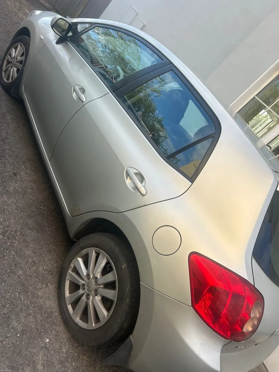 Toyota Auris 2008 - Image 2