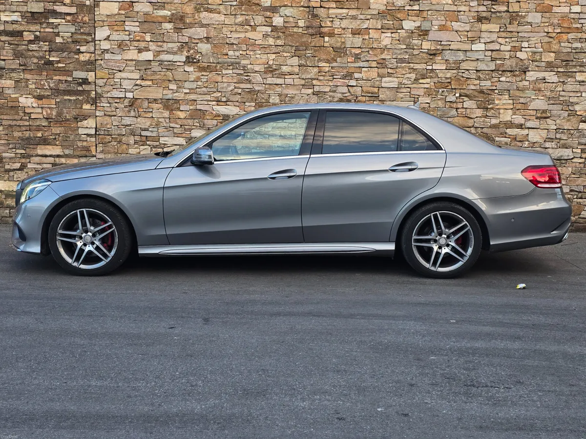 142 Mercedes-Benz E250 AMG Sport Auto - Image 4