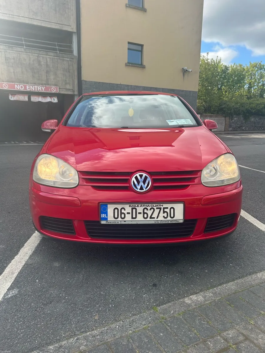 2006 Volkswagen Golf - Image 2