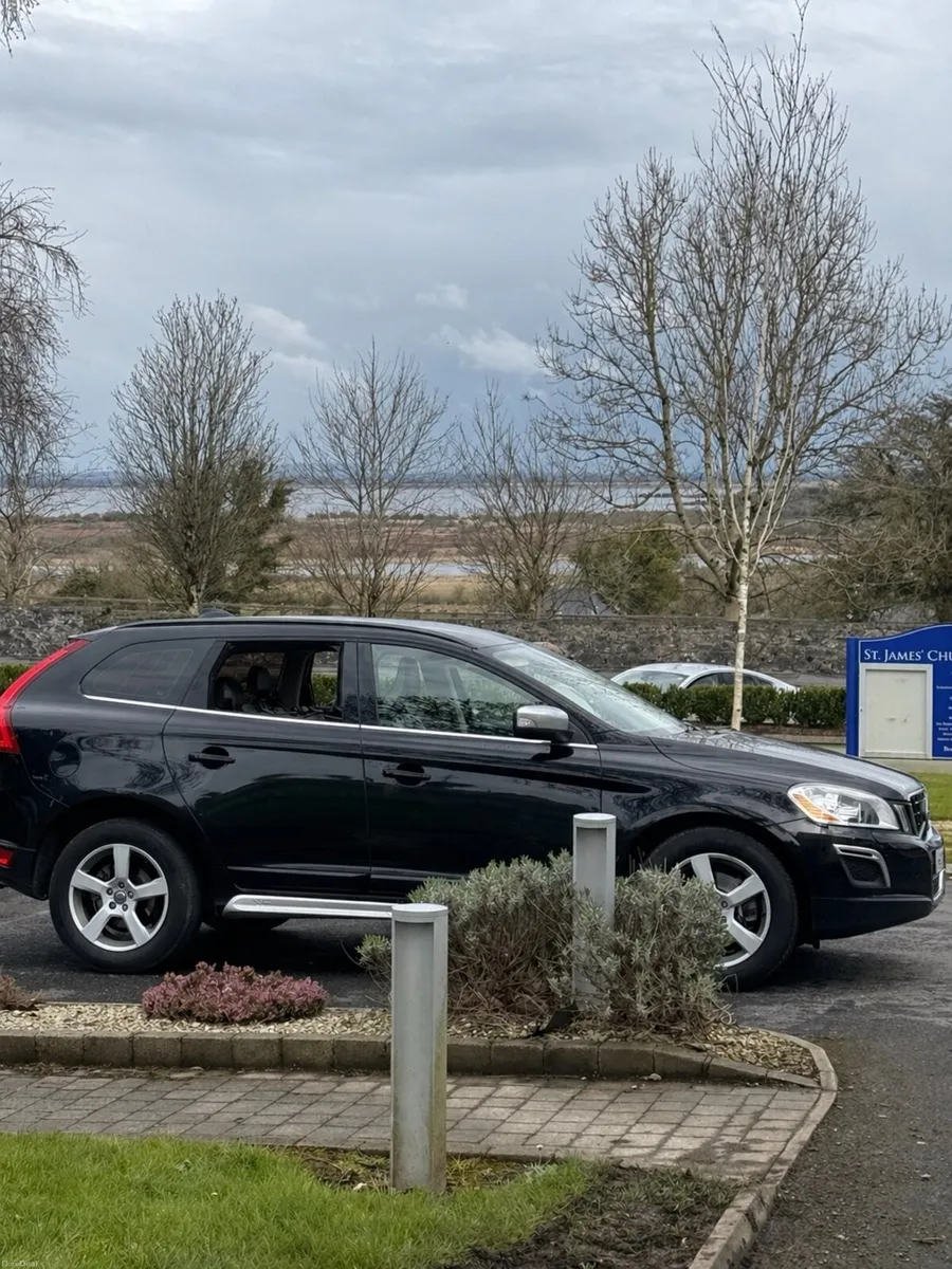 2011 volvo 2.0 XC60 D3 R design - New NCT - Image 1