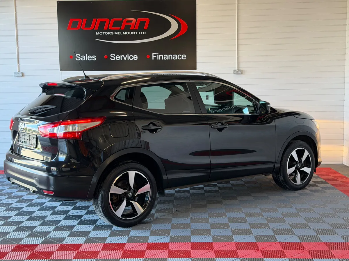 Nissan Qashqai 2016 vrt included in price - Image 4