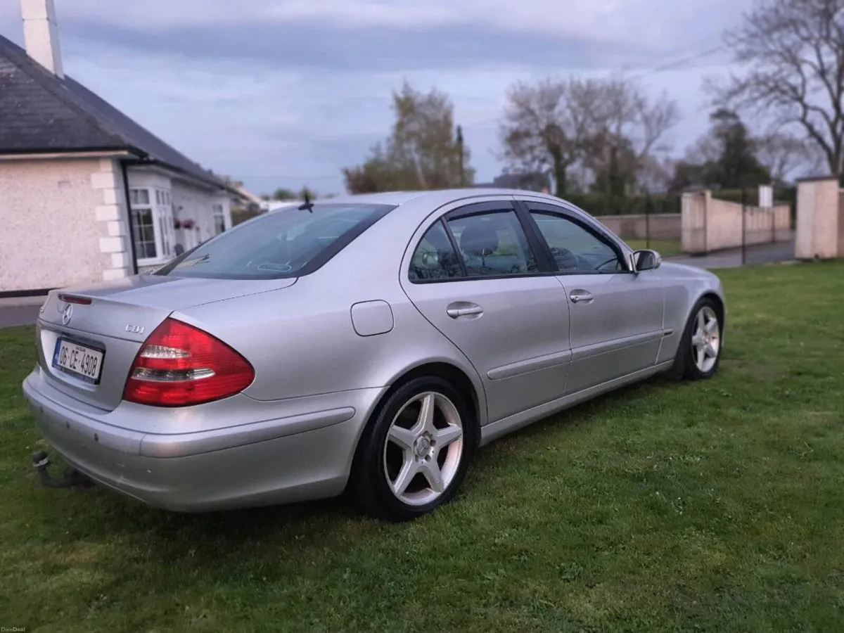 MERCEDES E CLASS 220 CDI 2006 - Image 4