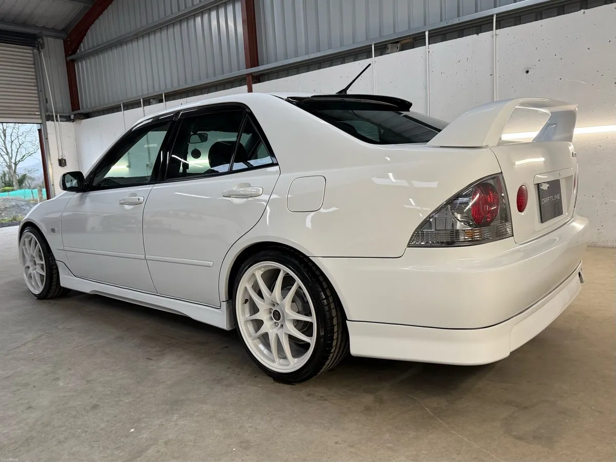 2000 Toyota Altezza RS200 Z Edition - Image 3