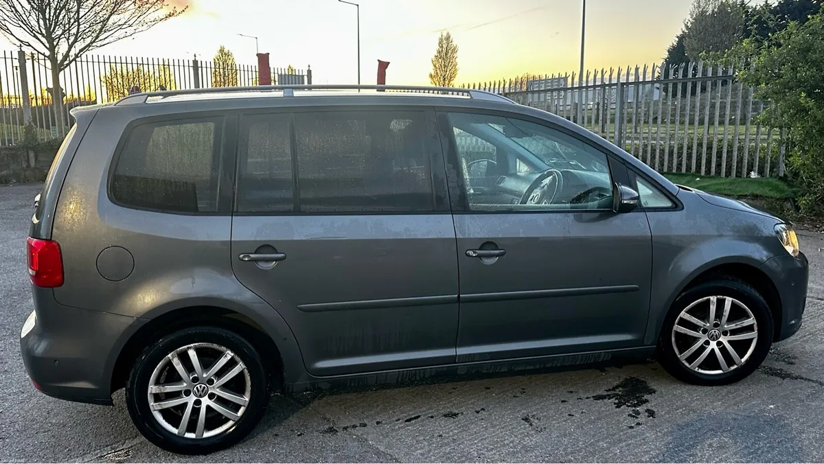 2015 VW TOURAN 7seater - Image 1