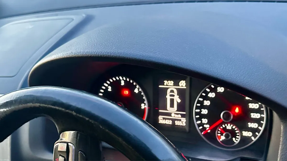 2015 VW TOURAN 7seater - Image 4