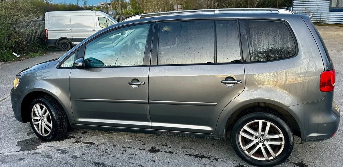 2015 VW TOURAN 7seater - Image 3