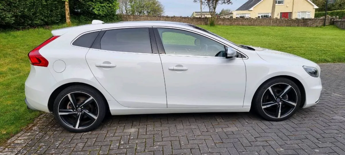 Volvo v40 2013 1.6 Diesel Manual - Image 2