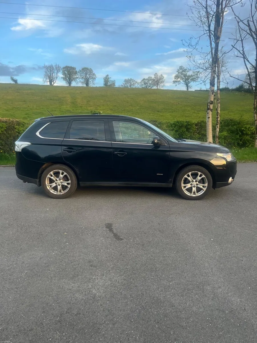 Mitsubishi Outlander 2014 - Image 2