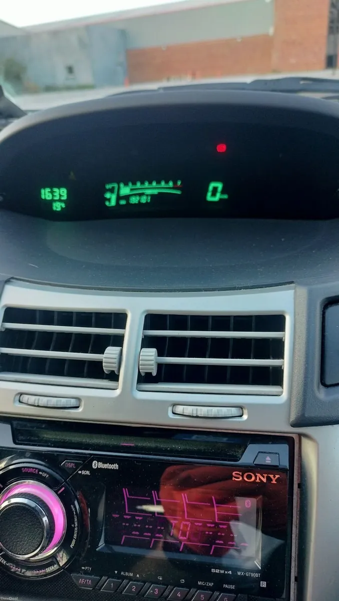 Toyota Yaris 2008 - Image 3