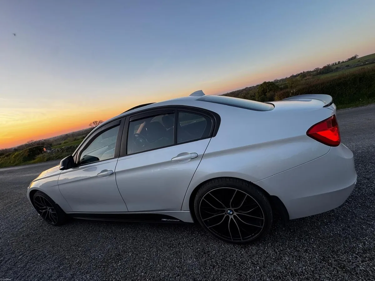 BMW 3-Series 2015 - Image 3