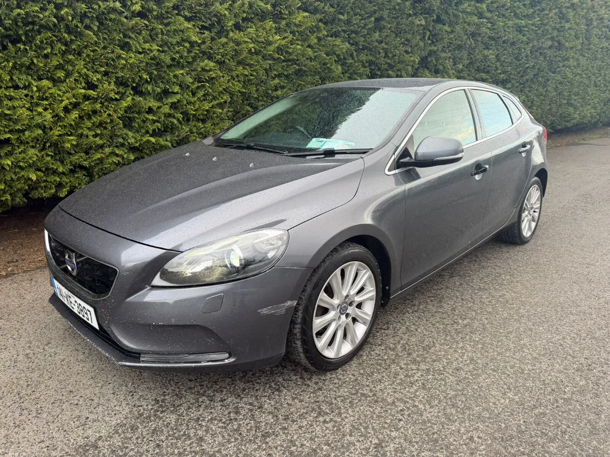 Volvo V40 2014 1.6 D *** SOLD AS SEEN *** - Image 4