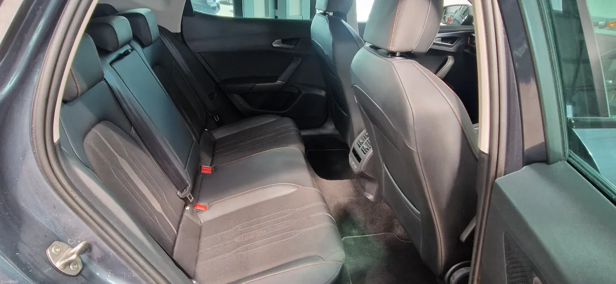 23 CUPRA FORMENTOR HYBRID - Image 4