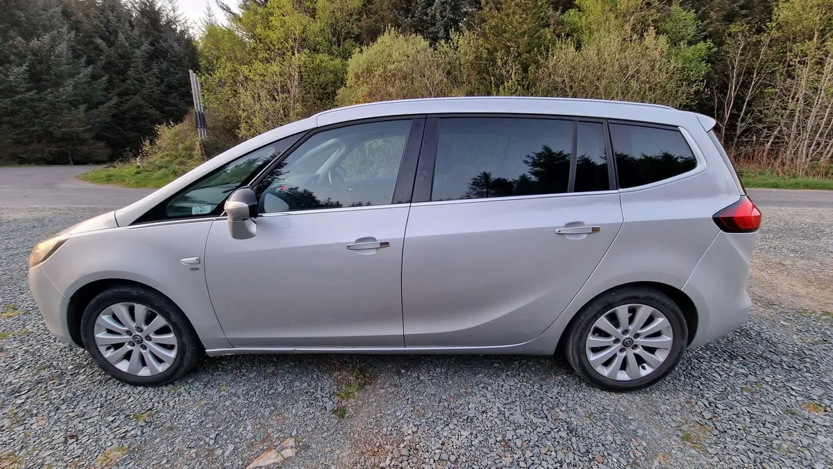 Opel Zafira Tourer - Image 2